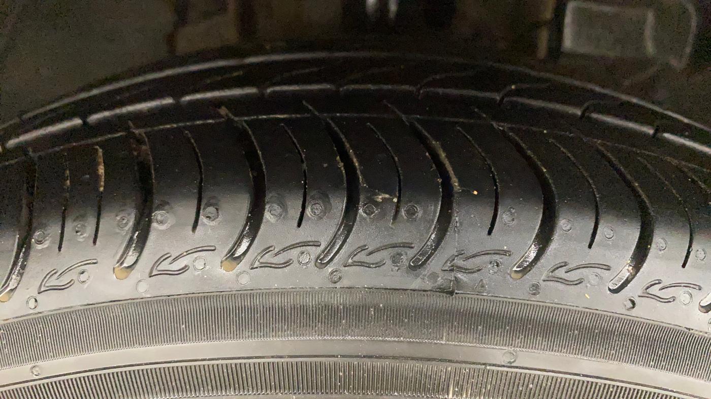 2017 Tata TIGOR XZ (O) PETROL, Petrol, Manual, 94,103 km, Right Front Tyre Tread