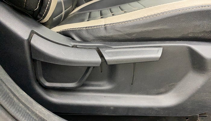 2021 Hyundai NEW I20 SPORTZ 1.2 MT, Petrol, Manual, 98,586 km, Driver Side Adjustment Panel