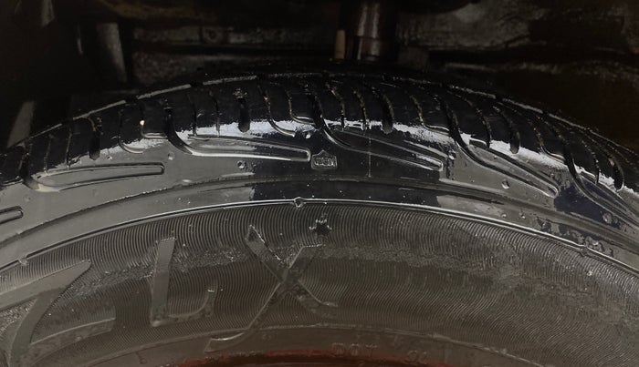 2014 Maruti Swift VDI, Diesel, Manual, 91,390 km, Left Front Tyre Tread