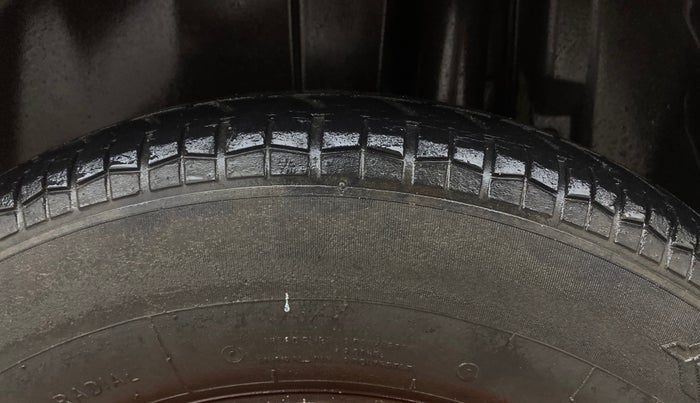 2014 Maruti Swift VDI, Diesel, Manual, 91,390 km, Left Rear Tyre Tread