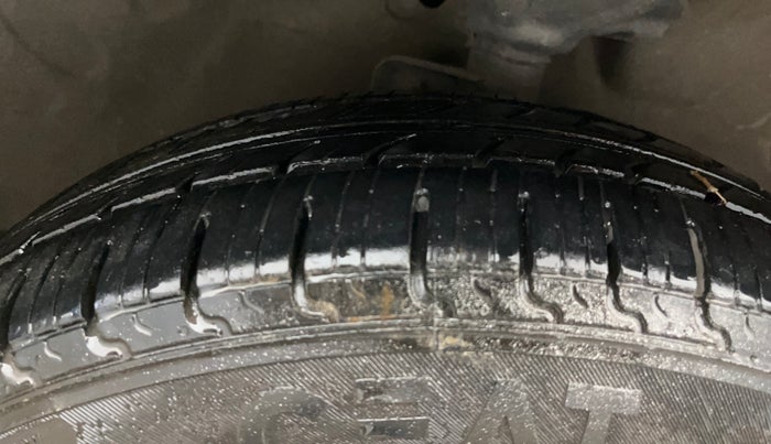 2016 Maruti Celerio VXI, Petrol, Manual, 63,313 km, Right Front Tyre Tread