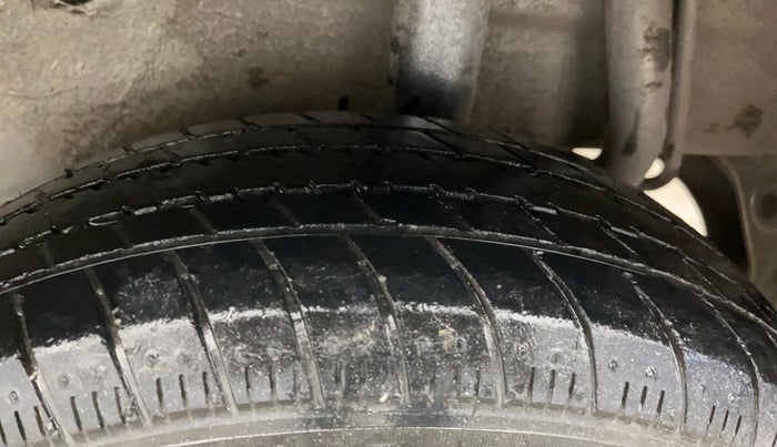 2016 Maruti Celerio VXI, Petrol, Manual, 63,313 km, Left Rear Tyre Tread