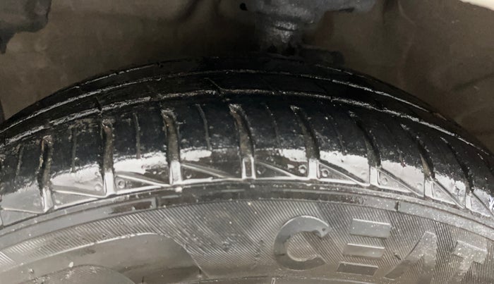 2016 Maruti Celerio VXI, Petrol, Manual, 63,313 km, Left Front Tyre Tread
