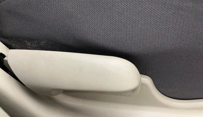 2016 Maruti Celerio VXI, Petrol, Manual, 63,313 km, Driver Side Adjustment Panel