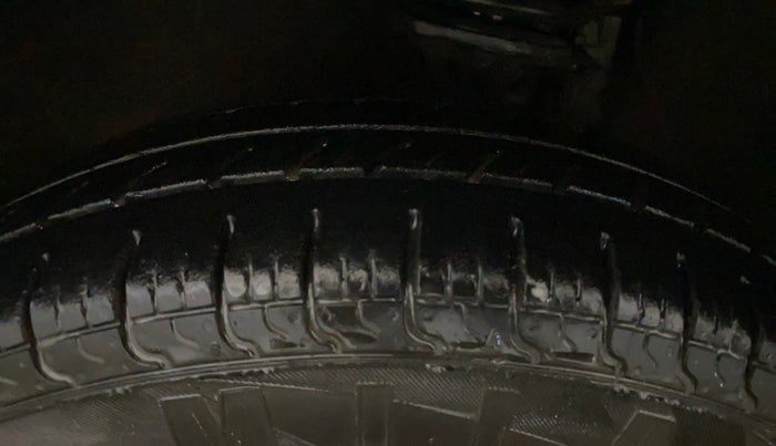 2018 Maruti Alto 800 LXI, Petrol, Manual, 35,694 km, Left Front Tyre Tread