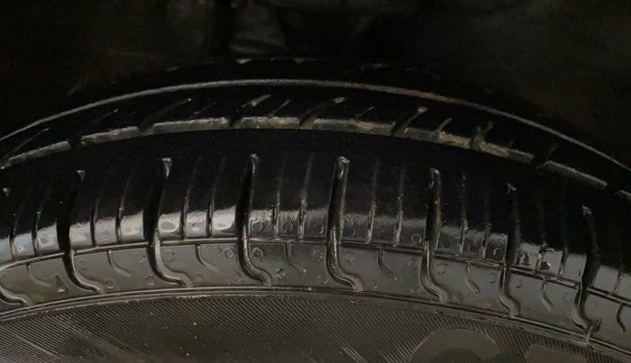 2018 Maruti Alto 800 LXI, Petrol, Manual, 35,694 km, Right Front Tyre Tread