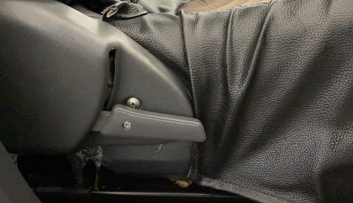 2018 Maruti Alto 800 LXI, Petrol, Manual, 35,694 km, Driver Side Adjustment Panel