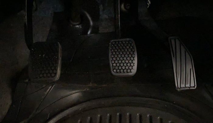 2018 Maruti Alto 800 LXI, Petrol, Manual, 35,694 km, Pedals