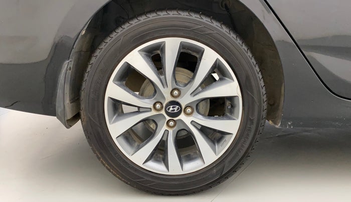 2016 Hyundai Verna 1.6 CRDI SX, Diesel, Manual, 69,384 km, Right Rear Wheel