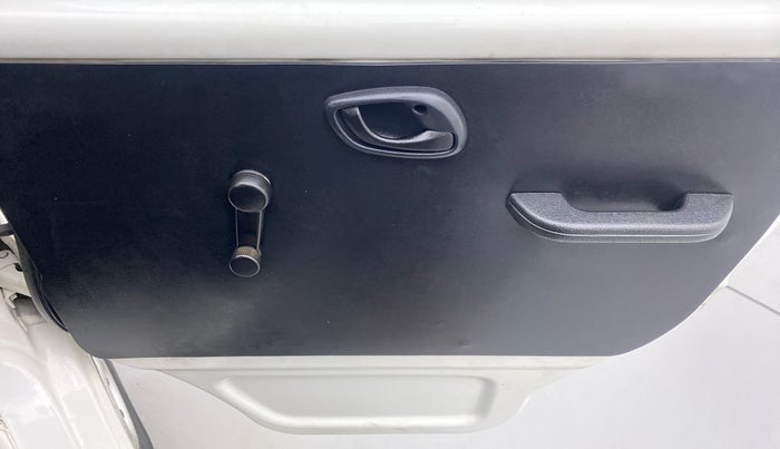 2018 Maruti Eeco 7 STR, CNG, Manual, 89,333 km, Driver Side Door Panels Control