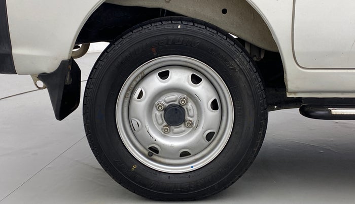 2018 Maruti Eeco 7 STR, CNG, Manual, 89,333 km, Right Rear Wheel