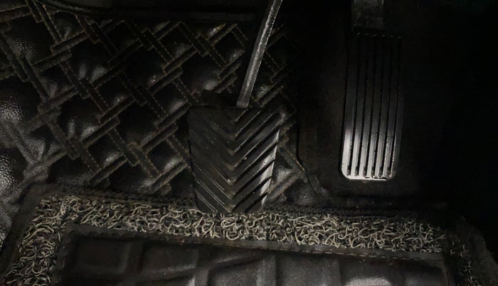 2023 KIA CARENS  PRESTIGE 1.5 TURBO PETROL IMT 7 STR , Petrol, Manual, 25,067 km, Pedals