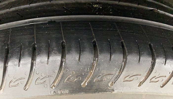 2023 KIA CARENS  PRESTIGE 1.5 TURBO PETROL IMT 7 STR , Petrol, Manual, 25,067 km, Right Rear Tyre Tread