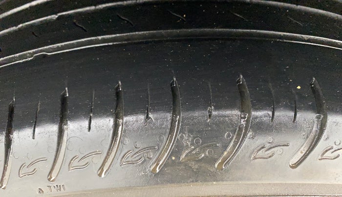 2023 KIA CARENS  PRESTIGE 1.5 TURBO PETROL IMT 7 STR , Petrol, Manual, 25,067 km, Left Rear Tyre Tread