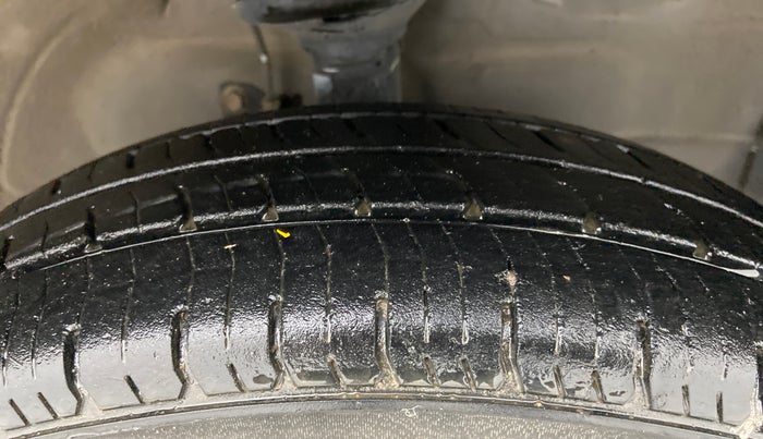 2012 Maruti Wagon R 1.0 LXI CNG, CNG, Manual, 91,796 km, Right Front Tyre Tread