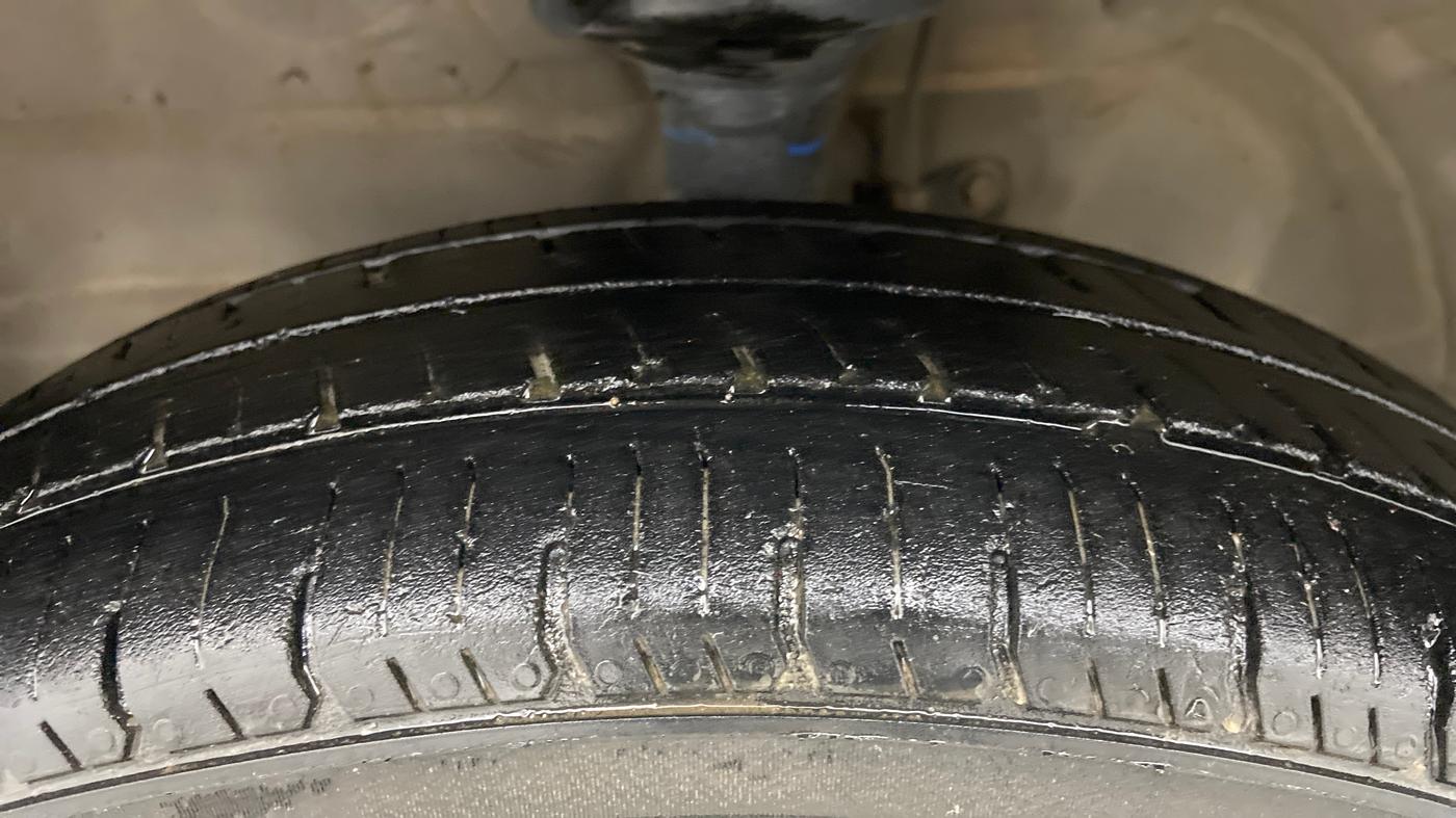 2012 Maruti Wagon R 1.0 LXI CNG, CNG, Manual, 91,796 km, Left Front Tyre Tread