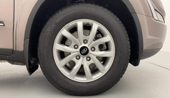 2020 Mahindra XUV500 W9, Diesel, Manual, 12,353 km, Right Front Wheel