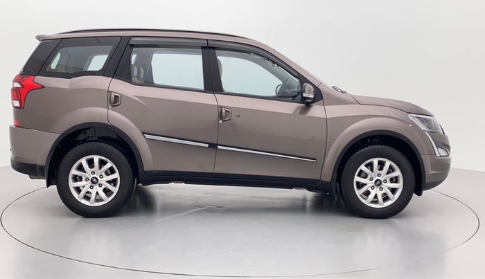 2020 Mahindra XUV500 W9, Diesel, Manual, 12,353 km, Right Side View