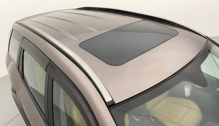 2020 Mahindra XUV500 W9, Diesel, Manual, 12,353 km, Roof/Sunroof view