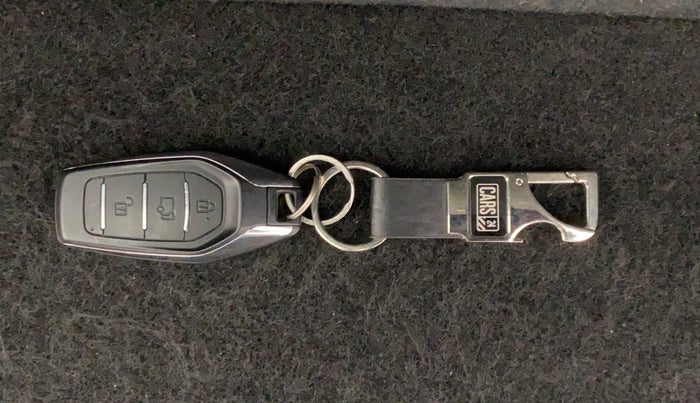 2020 Mahindra XUV500 W9, Diesel, Manual, 12,353 km, Key Close-up