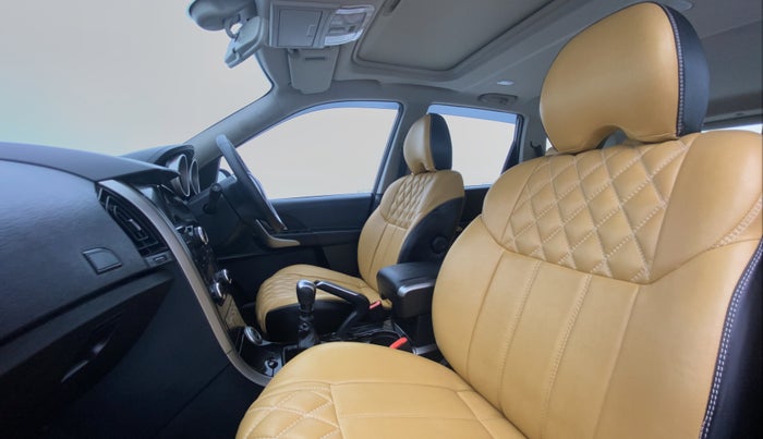 2020 Mahindra XUV500 W9, Diesel, Manual, 12,353 km, Right Side Front Door Cabin View
