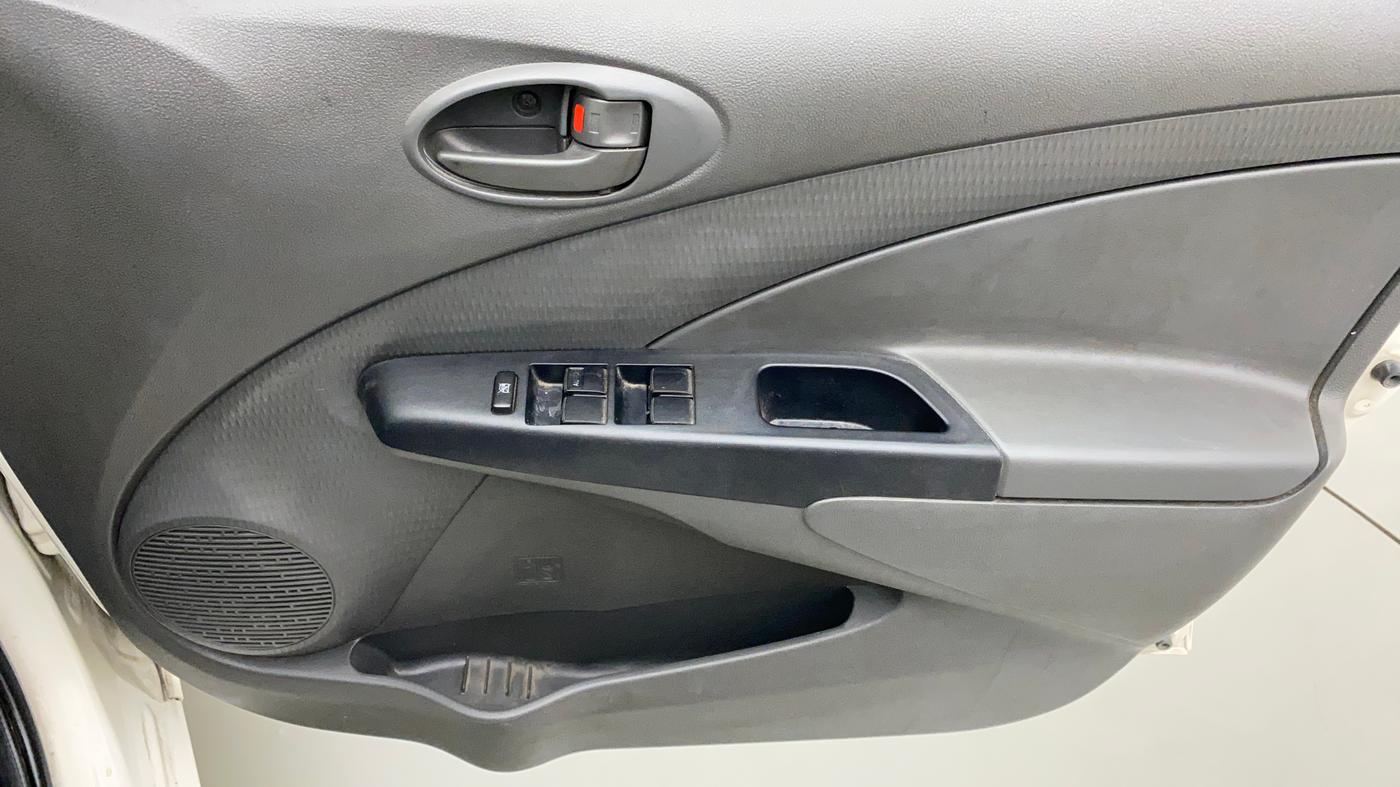2013 Toyota Etios Liva G, Petrol, Manual, 42,880 km, Driver Side Door Panels Control