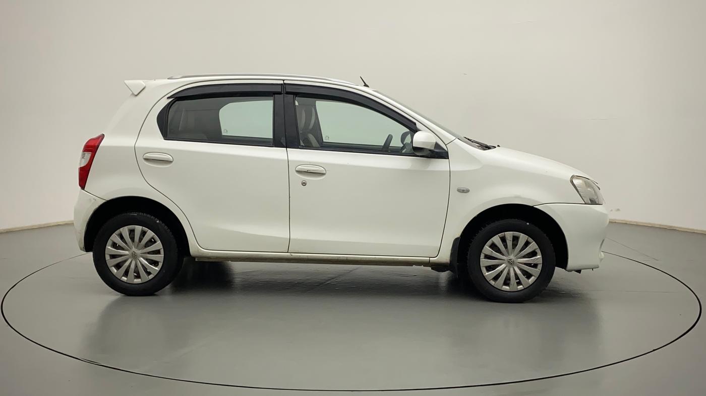2013 Toyota Etios Liva G, Petrol, Manual, 42,880 km, Right Side View