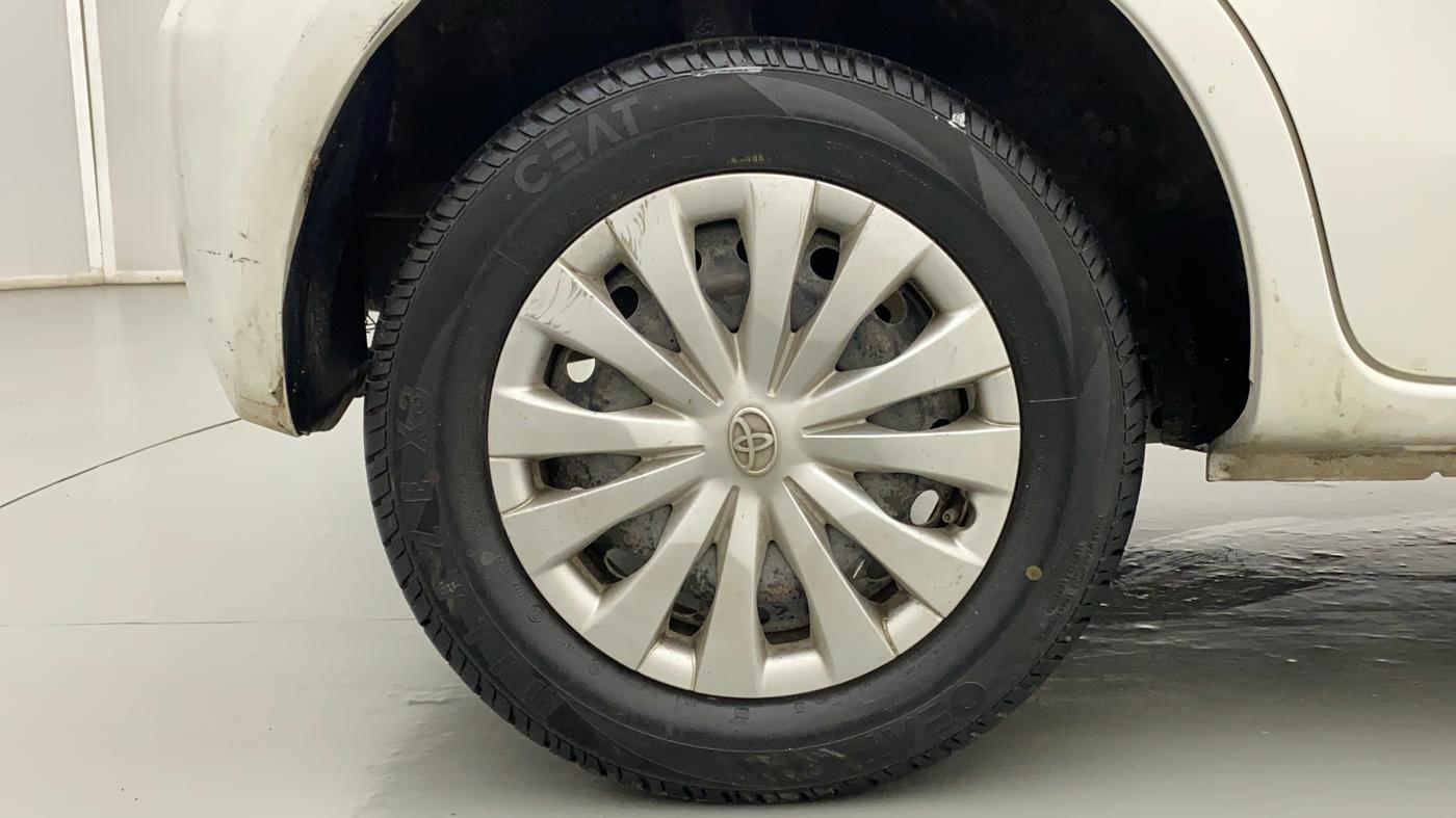 2013 Toyota Etios Liva G, Petrol, Manual, 42,880 km, Right Rear Wheel