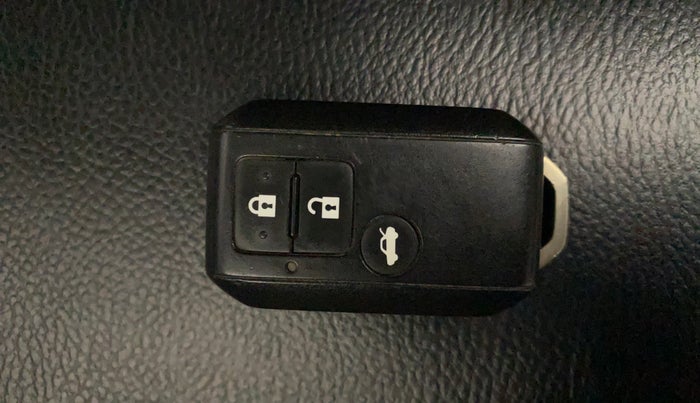 2018 Maruti Dzire ZXI, Petrol, Manual, 67,544 km, Key Close Up