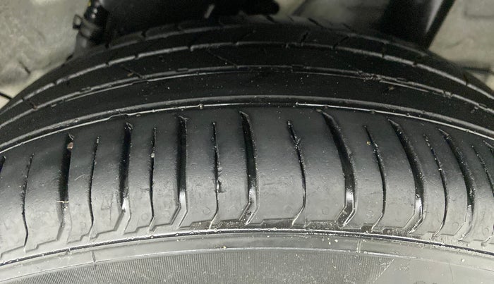 2020 Hyundai VENUE 1.0L Turbo GDI SX(O) MT, Petrol, Manual, 25,175 km, Left Rear Tyre Tread