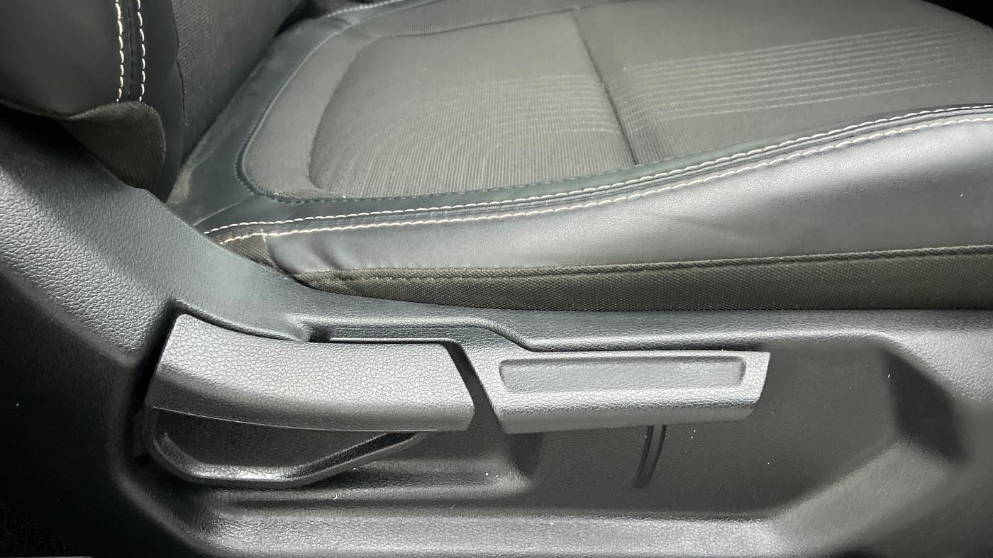 2020 Hyundai VENUE 1.0L Turbo GDI SX(O) MT, Petrol, Manual, 25,175 km, Driver Side Adjustment Panel