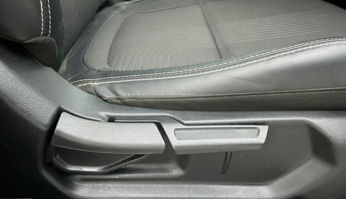 2020 Hyundai VENUE 1.0L Turbo GDI SX(O) MT, Petrol, Manual, 25,175 km, Driver Side Adjustment Panel