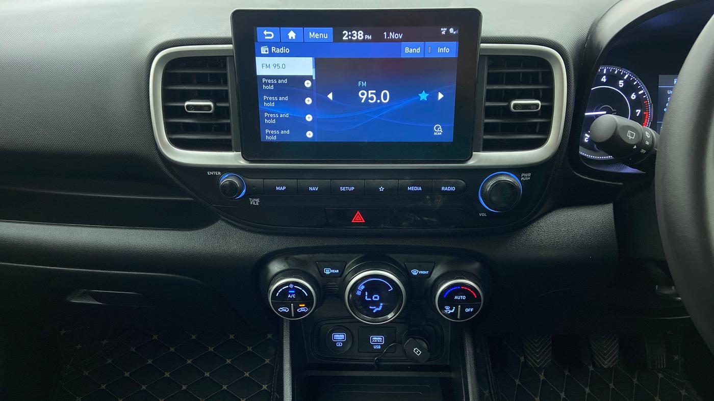 2020 Hyundai VENUE 1.0L Turbo GDI SX(O) MT, Petrol, Manual, 25,175 km, Air Conditioner