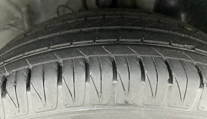 2020 Hyundai VENUE 1.0L Turbo GDI SX(O) MT, Petrol, Manual, 25,175 km, Right Front Tyre Tread