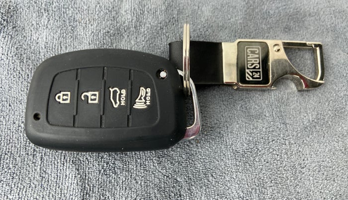 2020 Hyundai VENUE 1.0L Turbo GDI SX(O) MT, Petrol, Manual, 25,175 km, Key Close Up