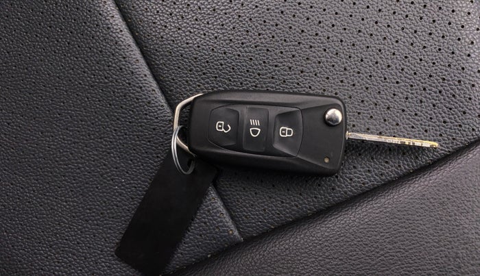 2017 Tata Tiago XZ PETROL, Petrol, Manual, 79,827 km, Key Close Up