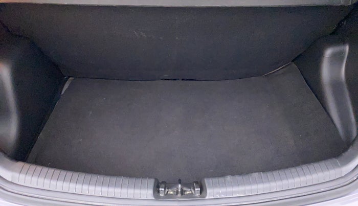 2016 Hyundai Grand i10 ASTA 1.2 VTVT, Petrol, Manual, 36,764 km, Boot Inside
