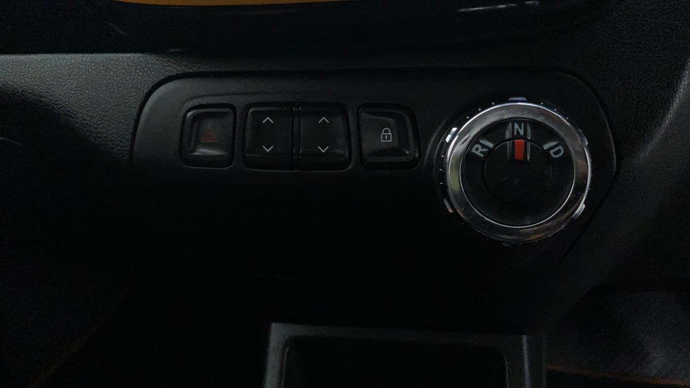 2017 Renault Kwid CLIMBER 1.0 AMT, Petrol, Automatic, 52,635 km, Gear Lever