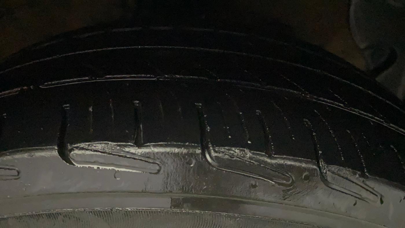2014 Hyundai Xcent S 1.2, Petrol, Manual, 1,01,468 km, Right Front Tyre Tread