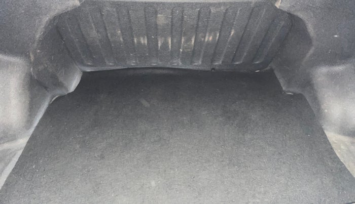 2014 Hyundai Xcent S 1.2, Petrol, Manual, 1,01,468 km, Boot Inside