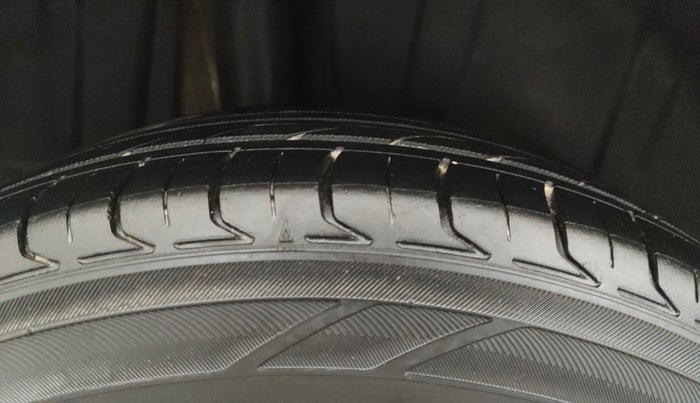 2020 Maruti Ertiga VXI CNG, CNG, Manual, 78,411 km, Right Rear Tyre Tread