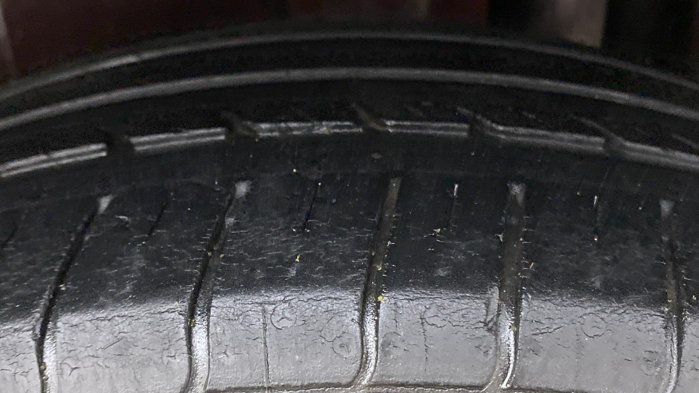 2016 Maruti Ciaz ZXI, Petrol, Manual, 37,824 km, Left Rear Tyre Tread
