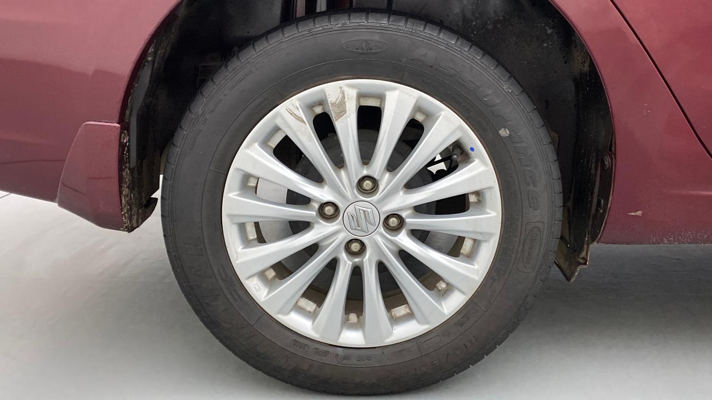 2016 Maruti Ciaz ZXI, Petrol, Manual, 37,824 km, Right Rear Wheel