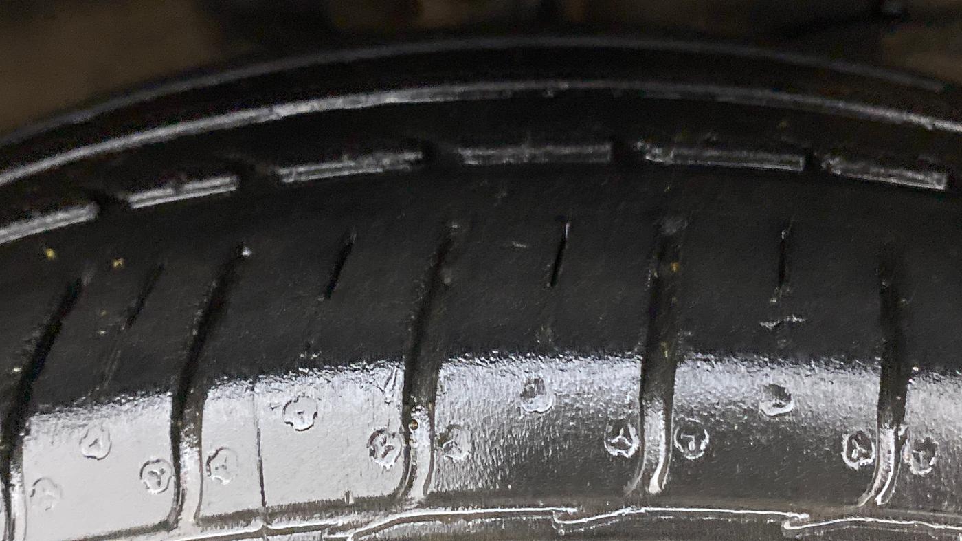 2016 Maruti Ciaz ZXI, Petrol, Manual, 37,824 km, Right Front Tyre Tread