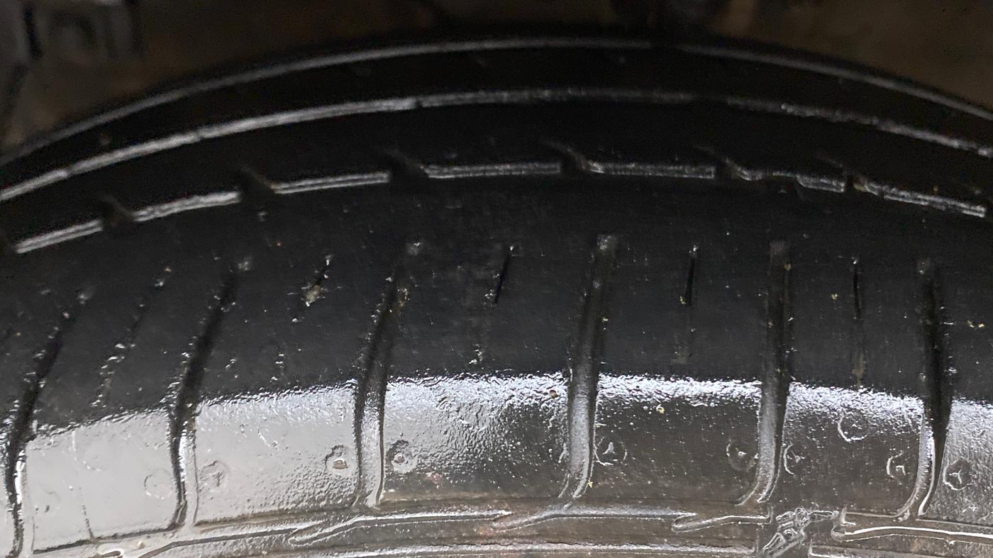 2016 Maruti Ciaz ZXI, Petrol, Manual, 37,824 km, Left Front Tyre Tread