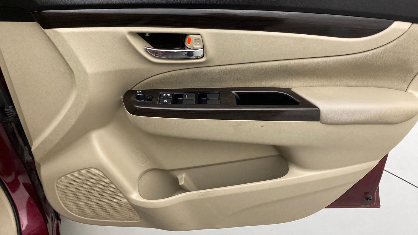 2016 Maruti Ciaz ZXI, Petrol, Manual, 37,824 km, Driver Side Door Panels Control