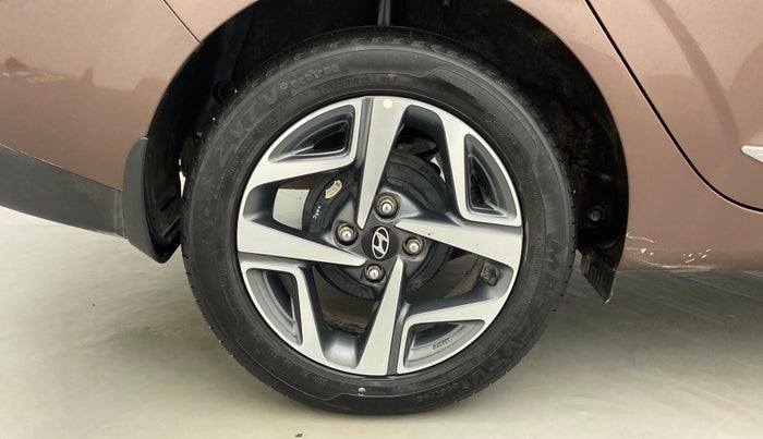 2020 Hyundai AURA SX+ AT, Petrol, Automatic, 25,995 km, Right Rear Wheel