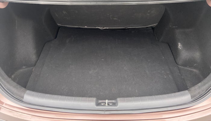 2020 Hyundai AURA SX+ AT, Petrol, Automatic, 25,995 km, Boot Inside