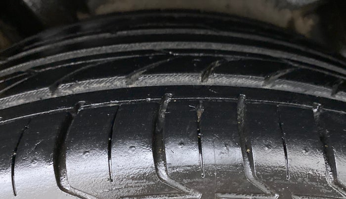 2012 Volkswagen Polo HIGHLINE1.2L DIESEL, Diesel, Manual, 61,385 km, Right Rear Tyre Tread