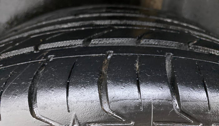 2012 Volkswagen Polo HIGHLINE1.2L DIESEL, Diesel, Manual, 61,385 km, Left Rear Tyre Tread